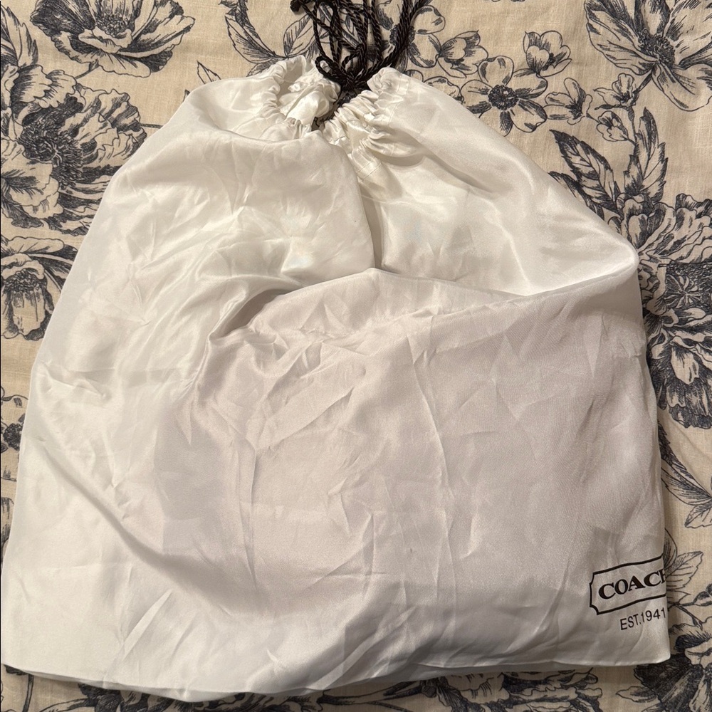 Vintage Coach 12683 EST. 1941 Red Hobo Purse. Beautiful Condition!🥰 - Picture 9 of 9